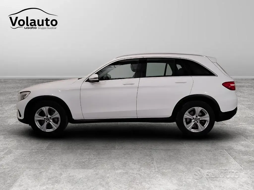 Käytetty Mercedes GLC220 AMG 170 HP (125 kW) 2018 Valkoinen Katumaasturi