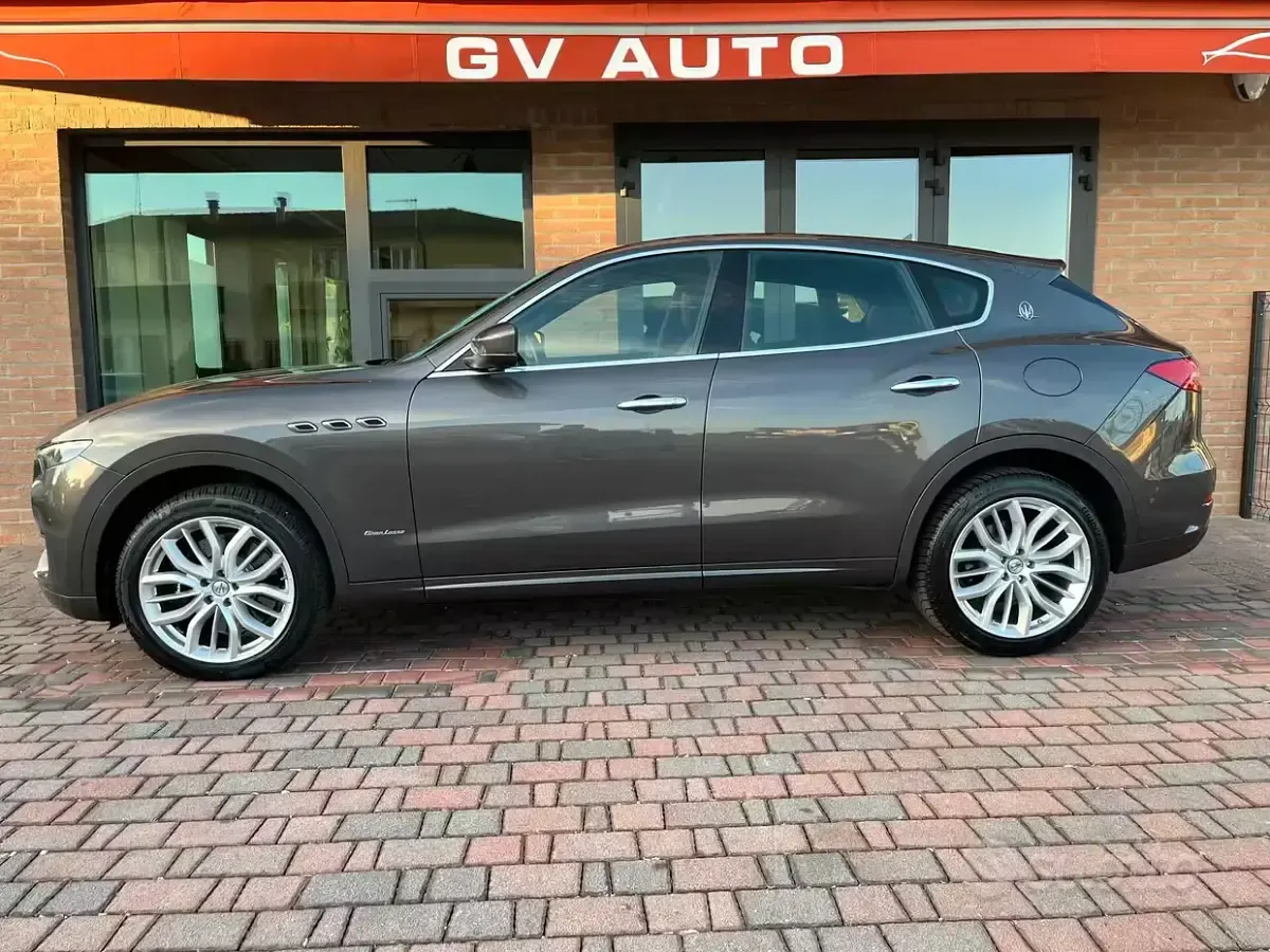 Usata Maserati Levante GranLusso 250 CV (183 kW) 2019 Beige SUV