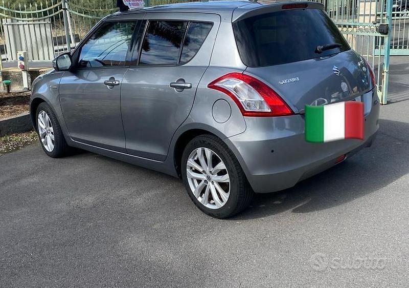 Grigio Usata 2014 Suzuki Swift Tre volumi | 6500 € - Immagine 1/4