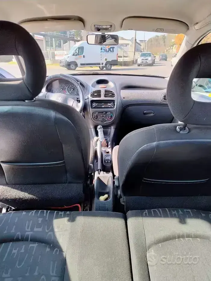 Usata Peugeot 206 75 CV (55 kW) 2001 Berlina