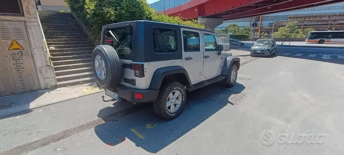 Usata Jeep Wrangler Unlimited Sport 177 CV (130 kW) 2008 Grigio SUV