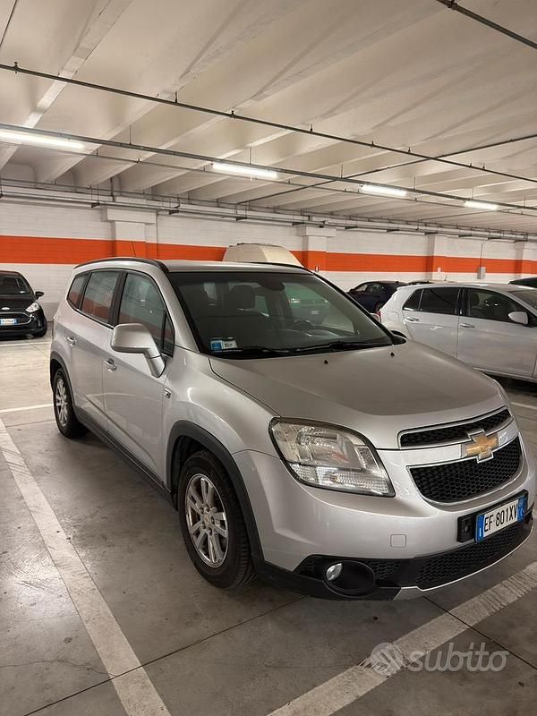 Usata Chevrolet Orlando 131 CV (96 kW) 2010 Grigio Monovolume