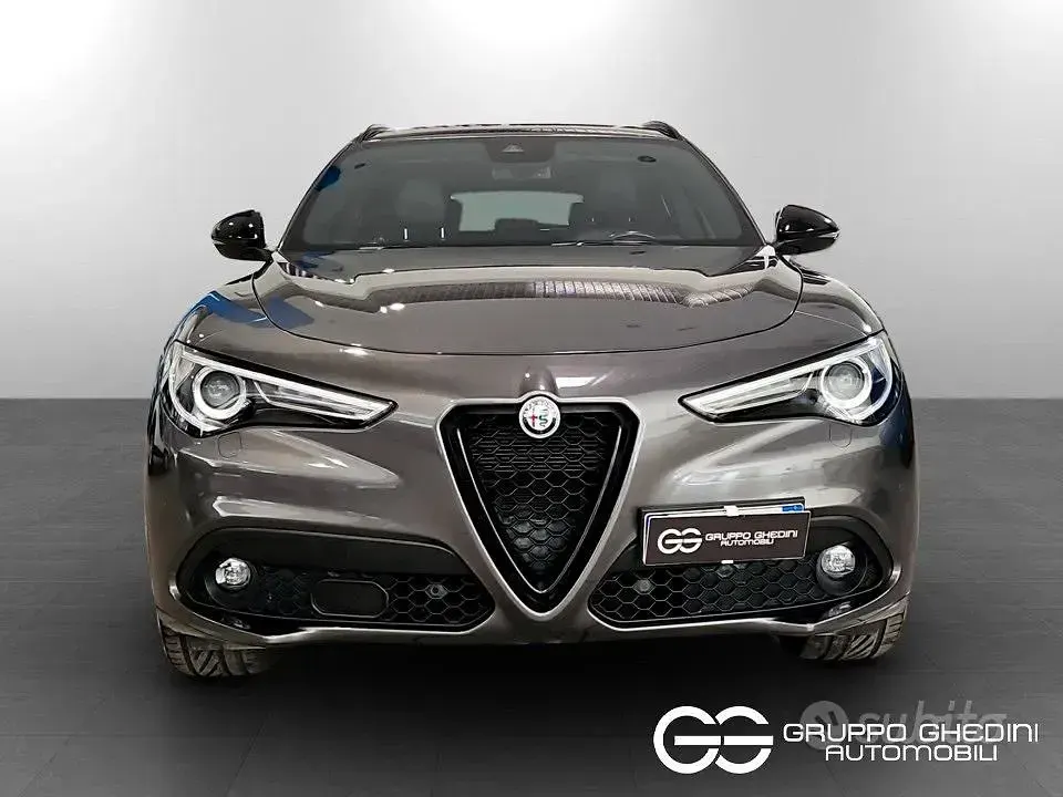 Usata Alfa Romeo Stelvio Veloce 210 CV (154 kW) 2022 Grigio SUV