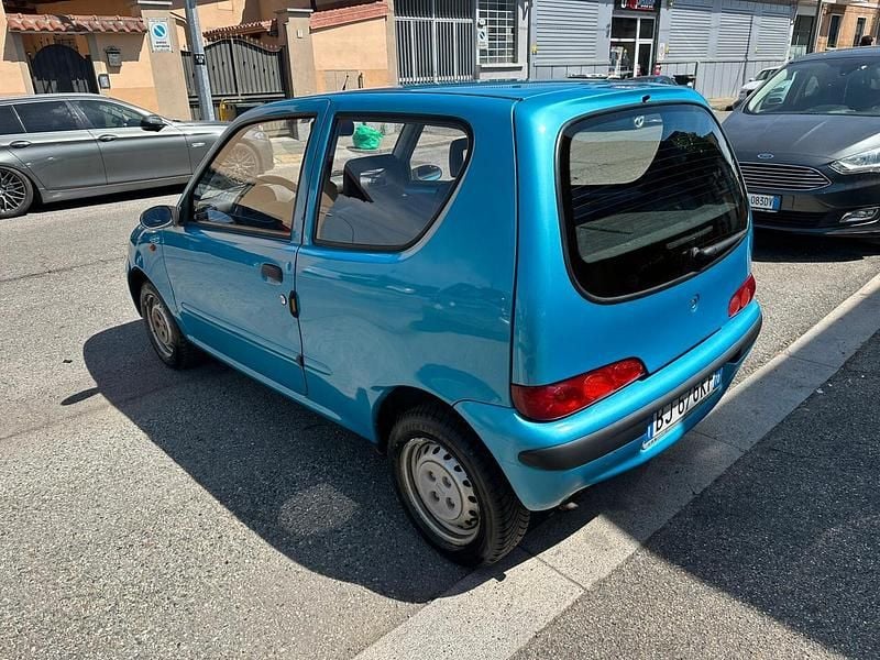 Usata Fiat 600 54 CV (39 kW) 2008 Blu Berlina