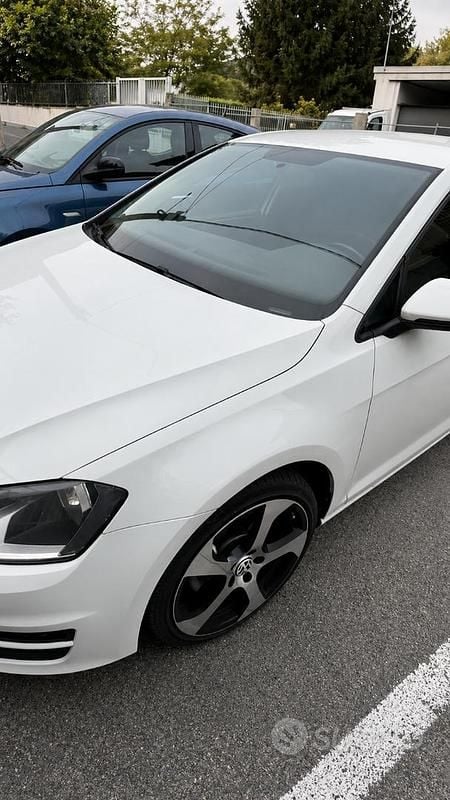 Usado VW Golf VII 75 CV (55 kW) 2014 Blanco Berlina
