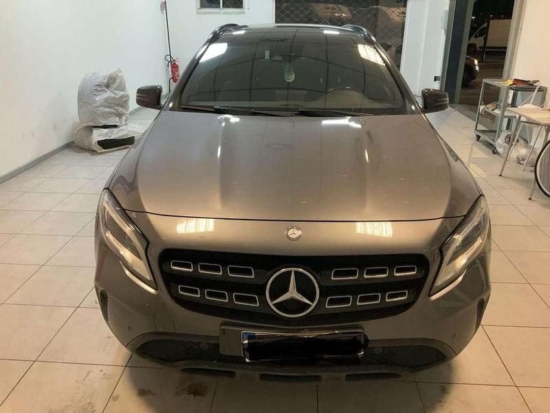 Usata Mercedes GLA250 211 CV (155 kW) 2017 Grigio SUV