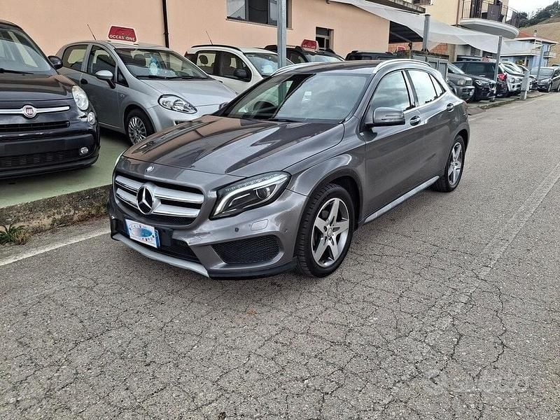 Grigio Usata 2015 Mercedes GLA200 AMG SUV | 14.900 € (Buon prezzo) - Immagine 1/4
