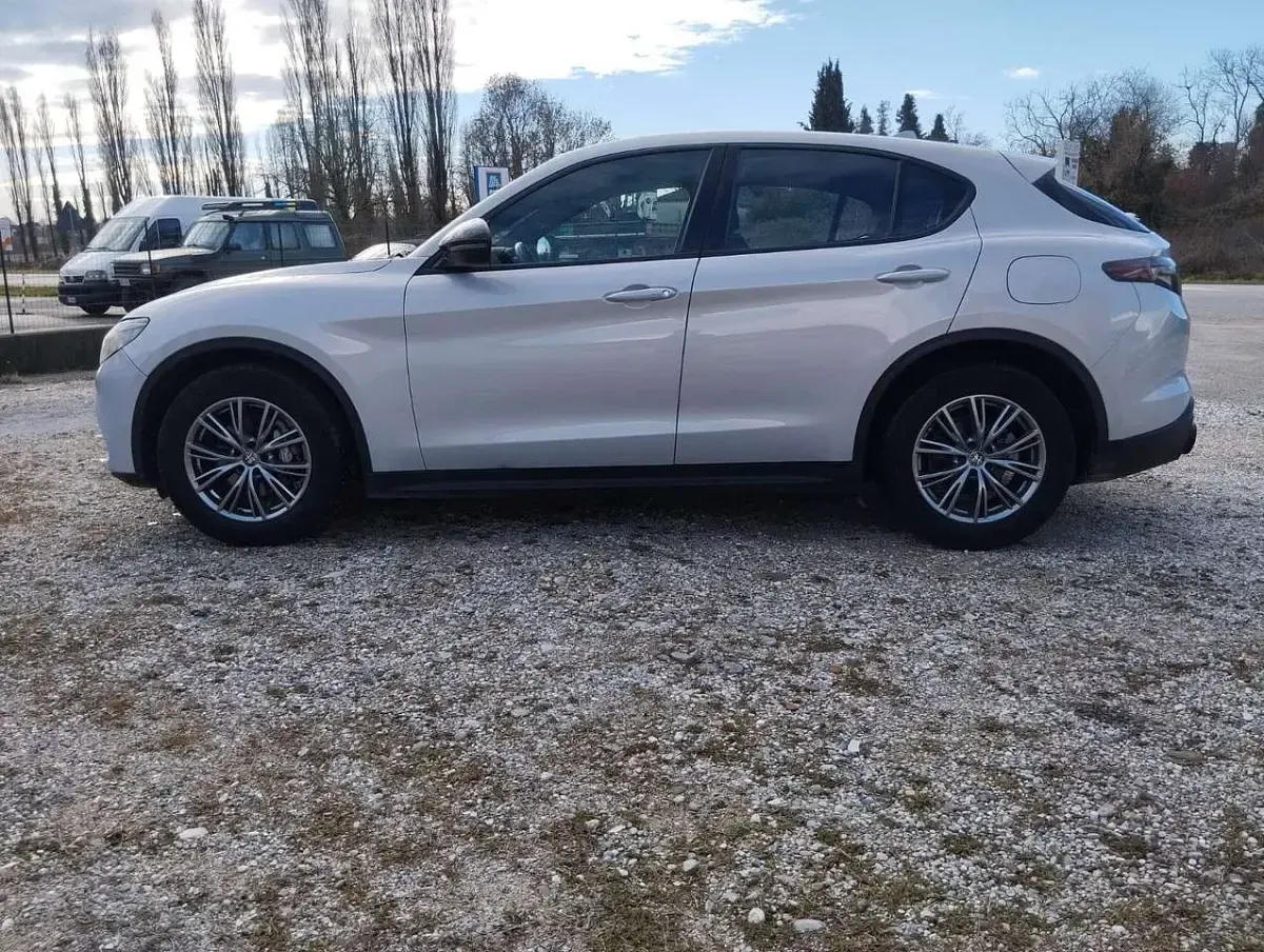 Usata Alfa Romeo Stelvio Super 209 CV (153 kW) 2023 Grigio SUV