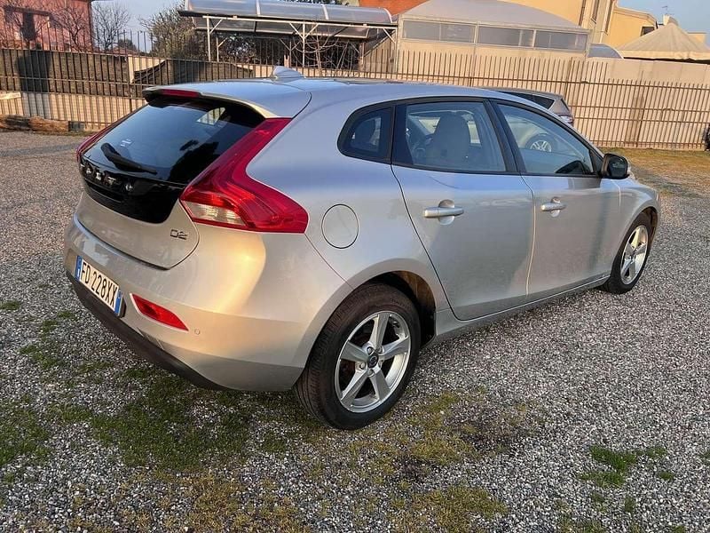 Usata Volvo V40 R-Design Momentum 120 CV (88 kW) 2016 Other Berlina