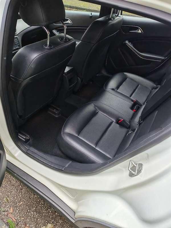 Usata Mercedes GLA180 Business 109 CV (80 kW) 2016 Bianco SUV