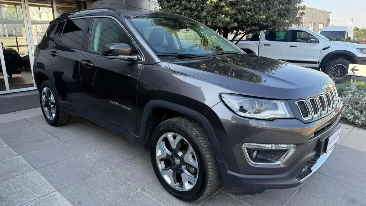 Usata Jeep Compass Limited 140 CV (102 kW) 2020 Grigio SUV