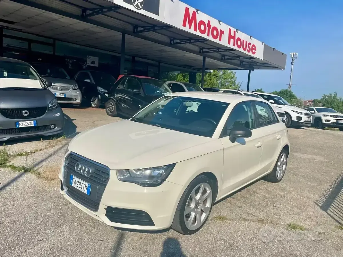 Usata Audi A1 Sportback Ambition 90 CV (66 kW) 2014 Bianco Utilitaria