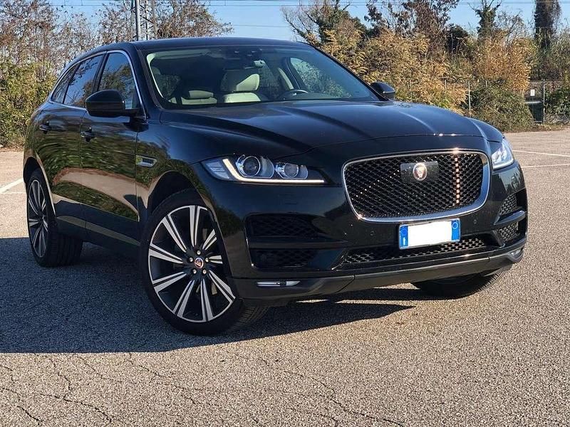 Usata Jaguar F-Pace Portfolio 300 CV (220 kW) 2017 Nero SUV