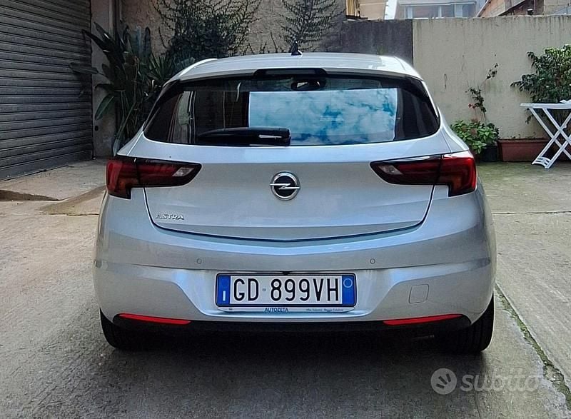 Usata Opel Astra Ultimate 122 CV (89 kW) 2021 Grigio Berlina