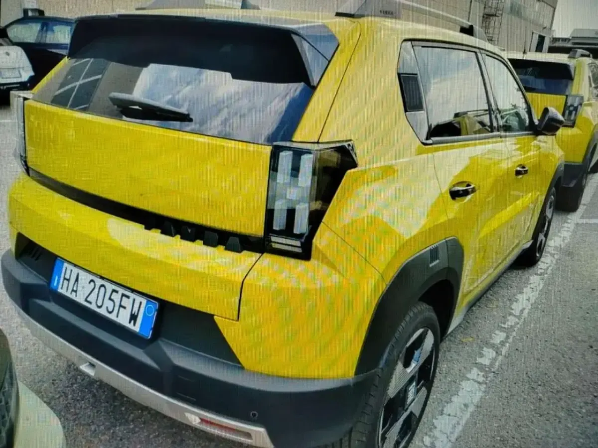 Nuova Fiat Grande Panda La Prima 52 kW (72 CV) 2025 Giallo Utilitaria