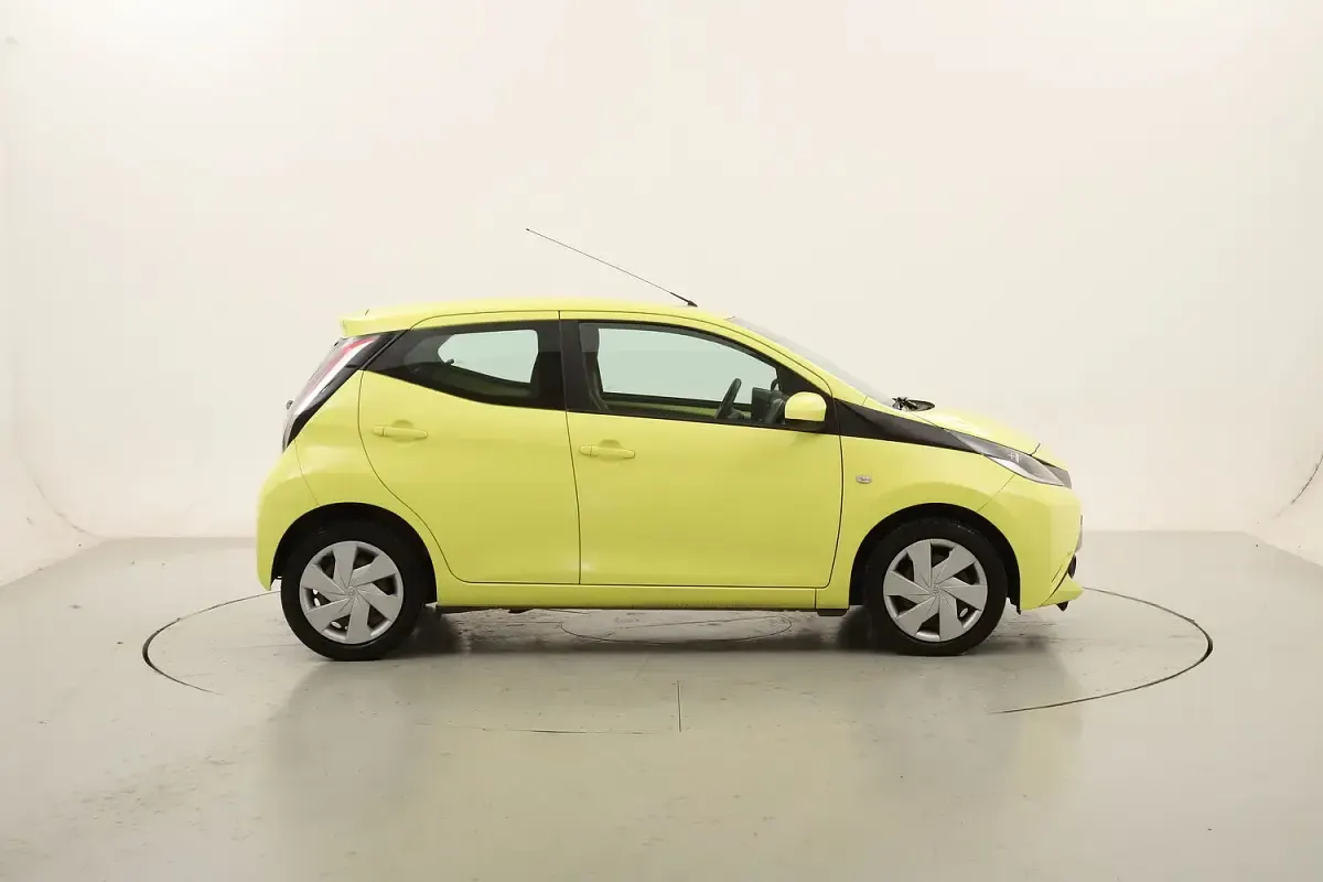 Usata Toyota Aygo Cool 69 CV (50 kW) 2017 Utilitaria