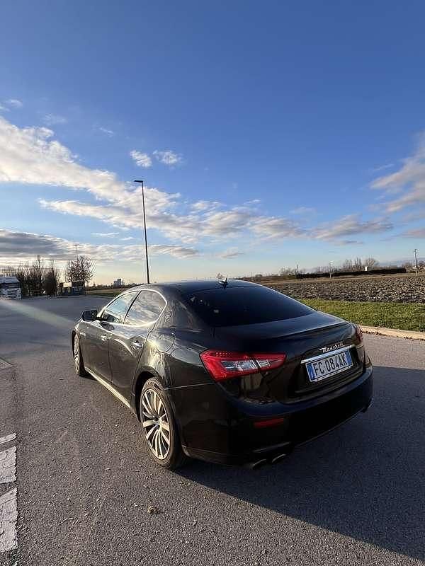 Usata Maserati Ghibli 250 CV (183 kW) 2016 Nero Berlina
