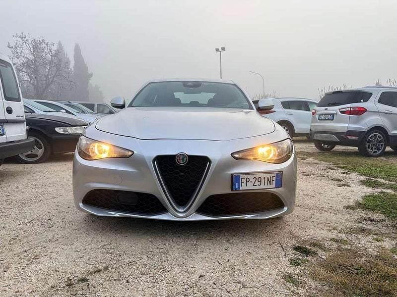 Usata Alfa Romeo Giulia Business Launch Edition 150 CV (110 kW) 2018 Grigio Berlina