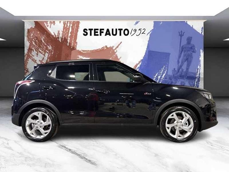 Nuova KGM Tivoli 163 CV (119 kW) 2026 Iron metal SUV