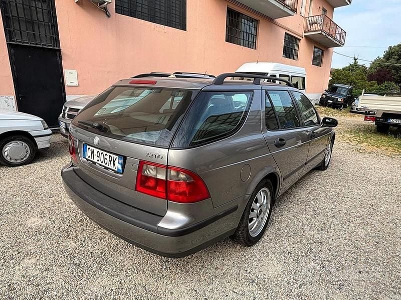 Usata Saab 9-5 Vector 120 CV (88 kW) 2004 Grigio Station wagon