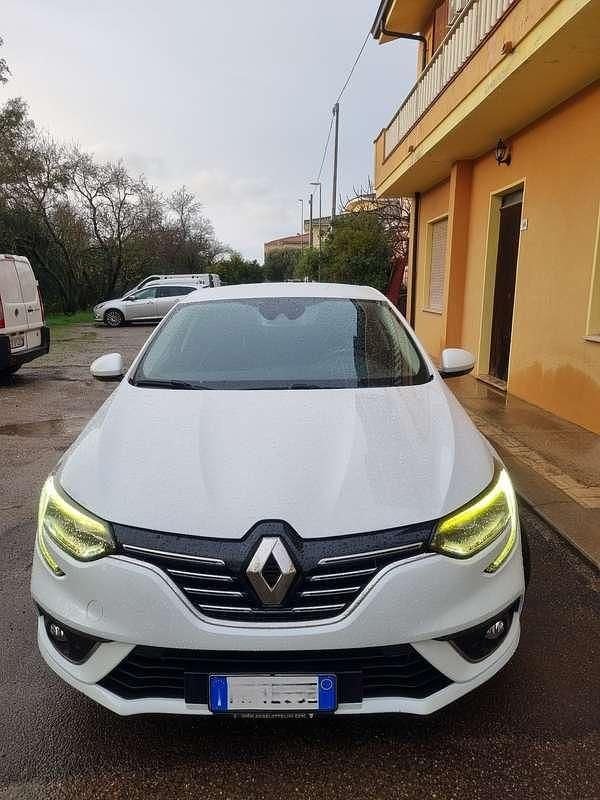 Bianco Usata 2017 Renault Mégane IV Bose Edition Berlina | 15.000 € (Cara) - Immagine 1/4