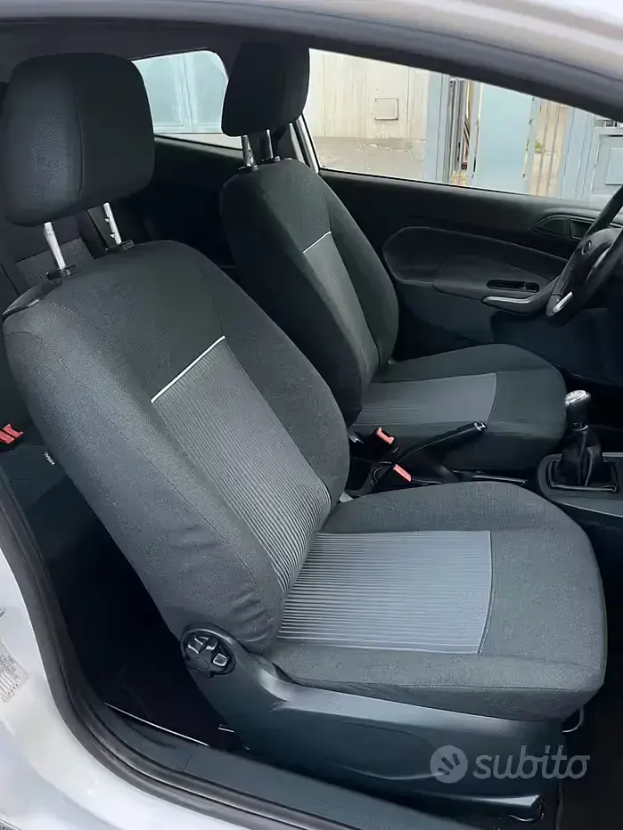 Usata Ford Fiesta 68 CV (50 kW) 2010 Bianco Berlina