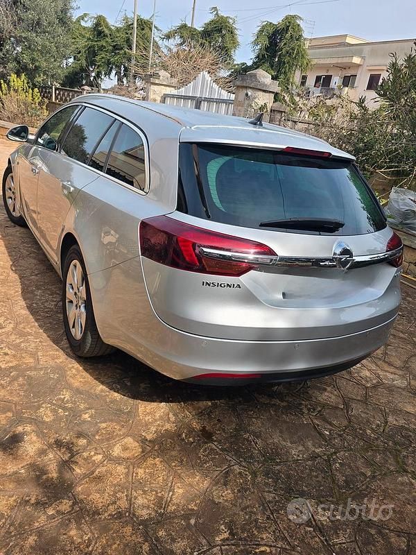 Usata Opel Insignia 140 CV (102 kW) 2015 Grigio Station wagon