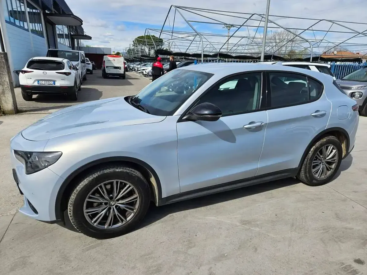 Usata Alfa Romeo Stelvio Super 209 CV (153 kW) 2023 Nero SUV