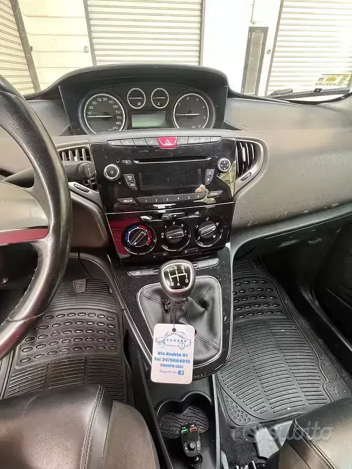 Usata Lancia Ypsilon S 95 CV (69 kW) 2012 Bianco Utilitaria
