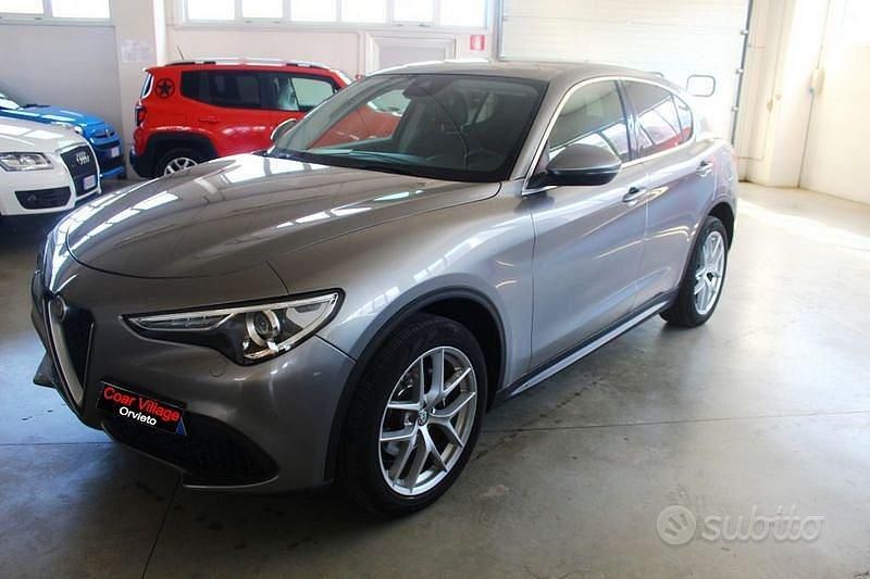 Grigio Usata 2017 Alfa Romeo Stelvio SUV | 24.900 € (Molto cara) - Immagine 1/4