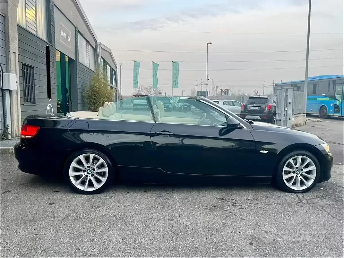 Usata BMW 320 Cabriolet 177 CV (130 kW) 2009 Nero Cabrio