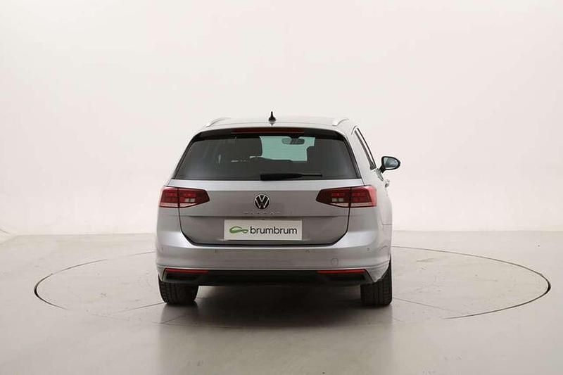 Usata VW Passat Business 150 CV (110 kW) 2022 Argento Station wagon