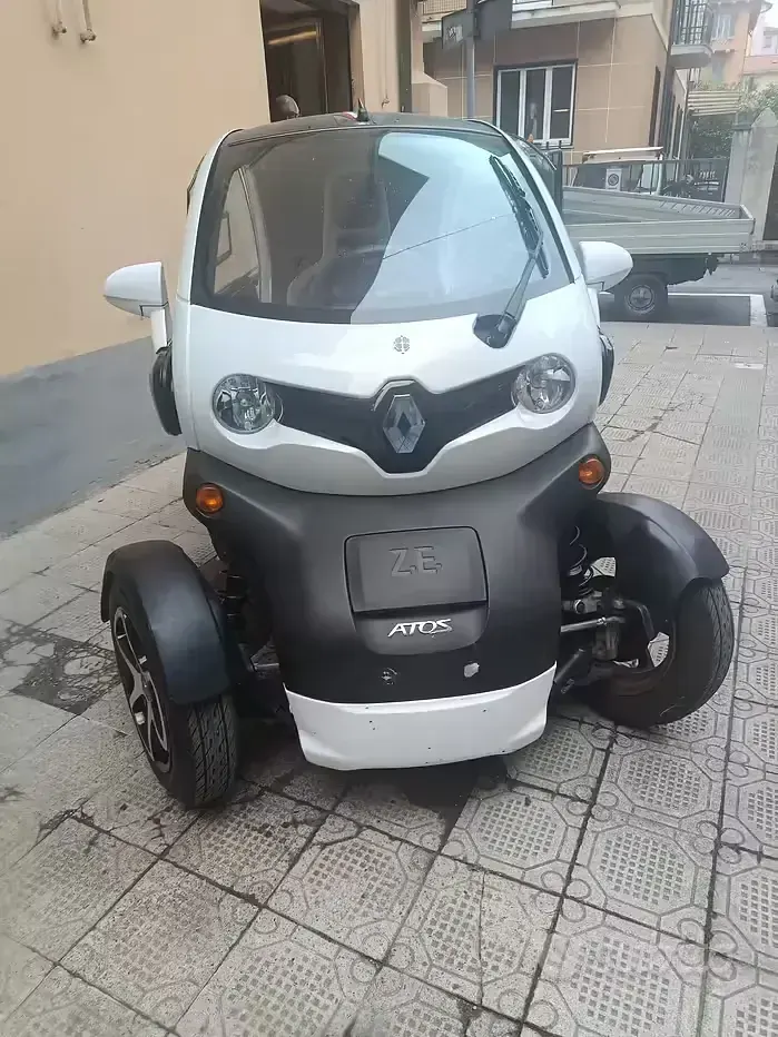 Usata Renault Twizy 88 kW (120 CV) 2012 Nero Utilitaria
