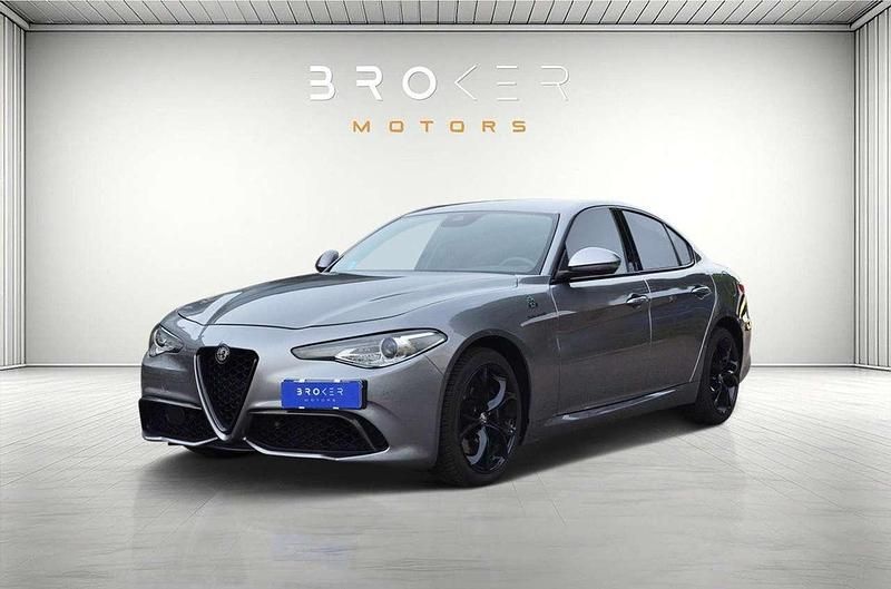 Grigio Usata 2018 Alfa Romeo Giulia Veloce Tre volumi | 26.970 € (Super prezzo) - Immagine 1/4