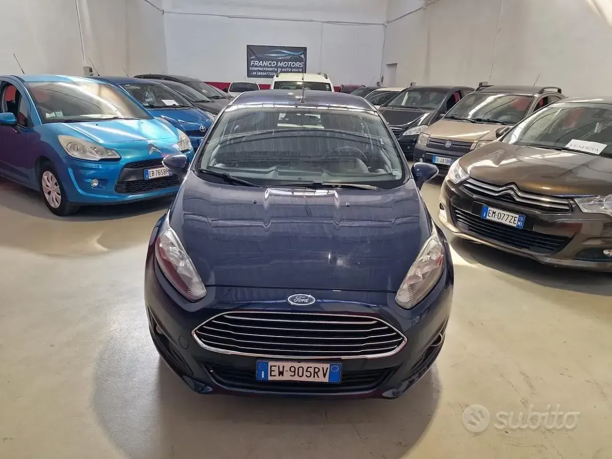 Usata Ford Fiesta Titanium 97 CV (71 kW) 2014 Blu Utilitaria