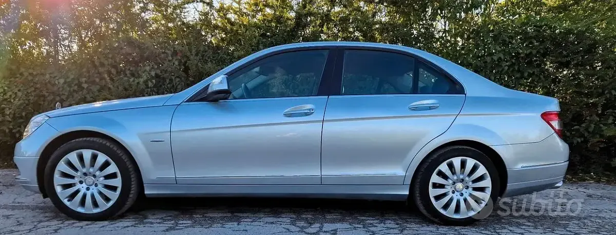 Usata Mercedes C320 224 CV (164 kW) 2008 Grigio Berlina