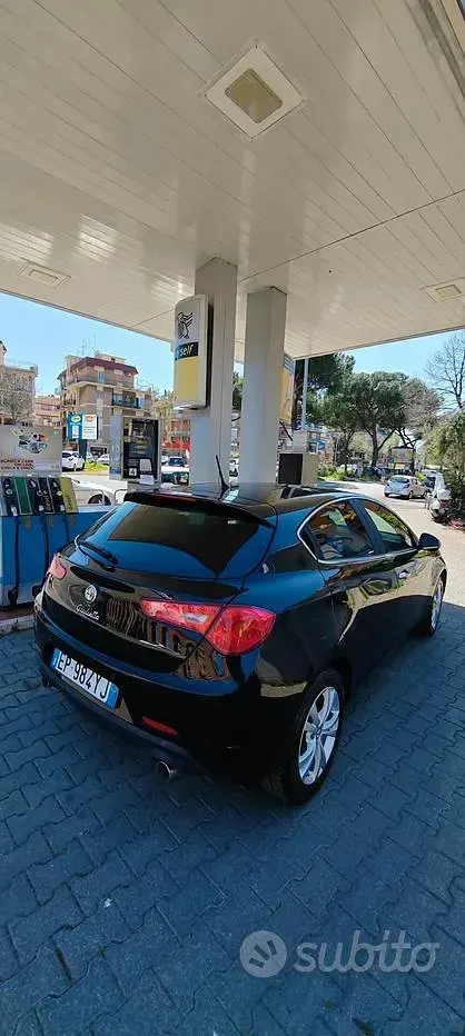 Usata Alfa Romeo Giulietta Distinctive 170 CV (125 kW) 2013 Nero Utilitaria