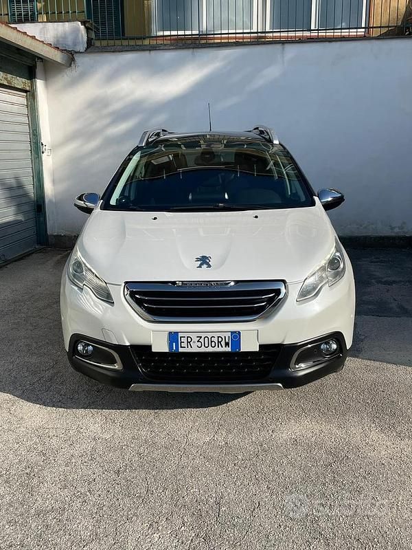Usata Peugeot 2008 Allure 115 CV (84 kW) 2013 Bianco SUV