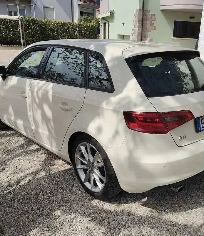 Usata Audi A3 Ambition 105 CV (77 kW) 2013 Berlina