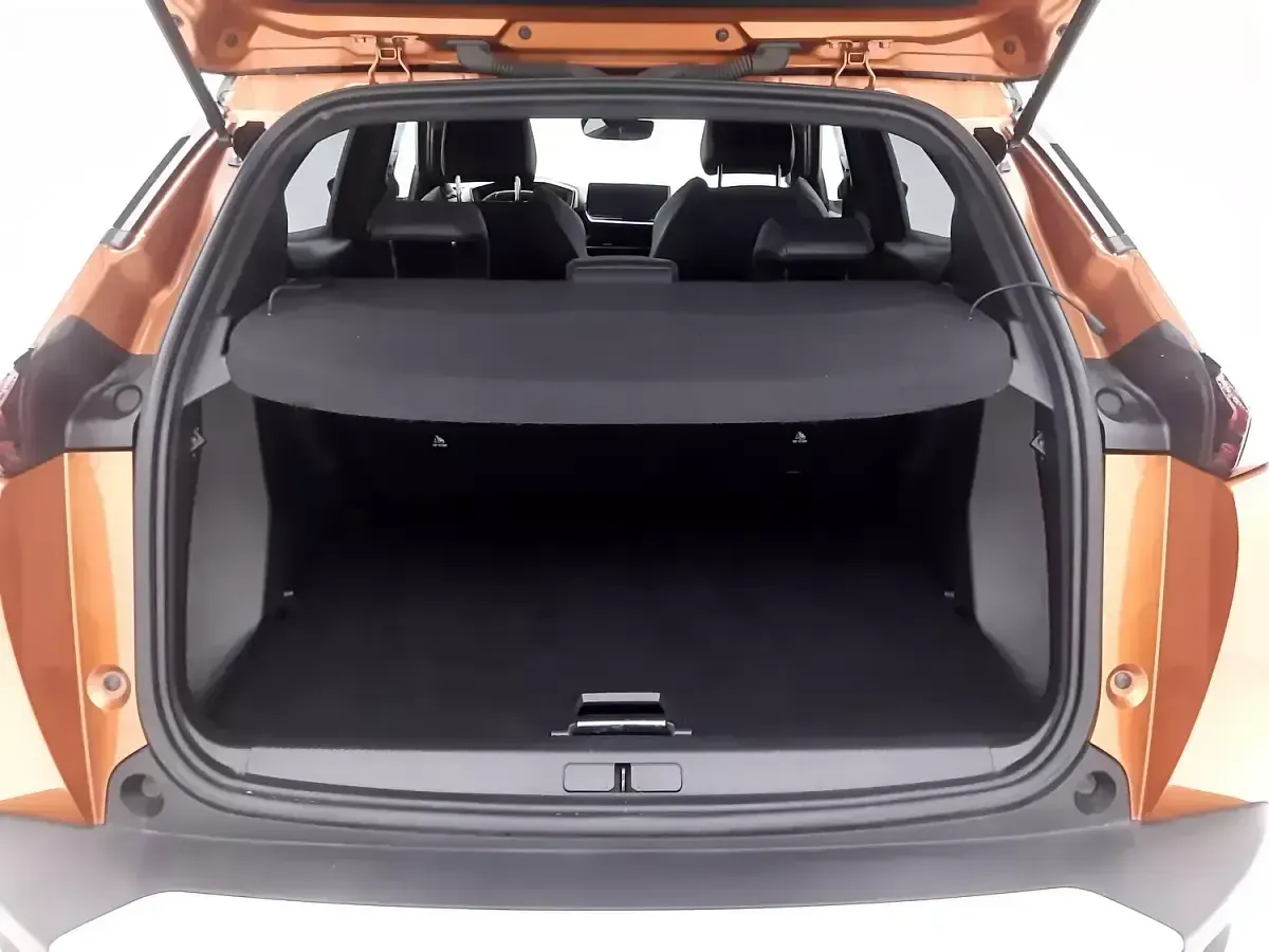Usata Peugeot e-2008 GT 56 kW (77 CV) 2023 Arancionearancione SUV