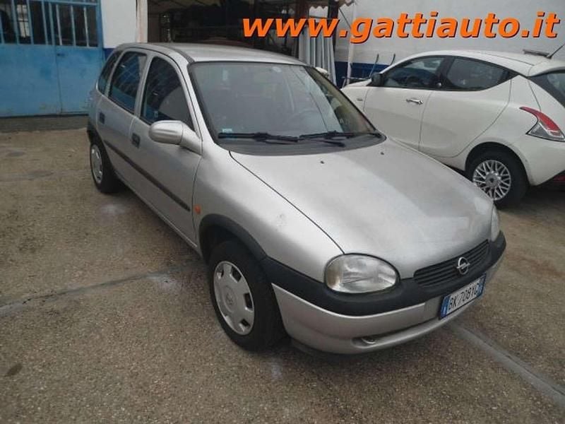 Argento Usata 2000 Opel Corsa Tre volumi | 1990 € (Buon prezzo) - Immagine 1/4