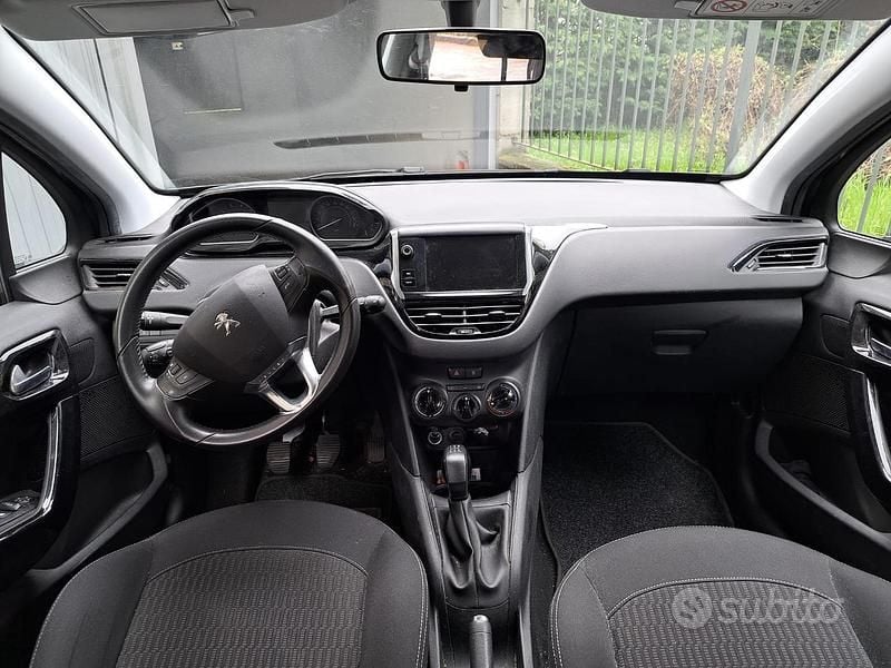 Usata Peugeot 208 82 CV (60 kW) 2017 Grigio Utilitaria