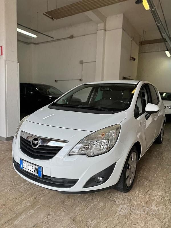 Usata Opel Meriva 120 CV (88 kW) 2012 Bianco Monovolume