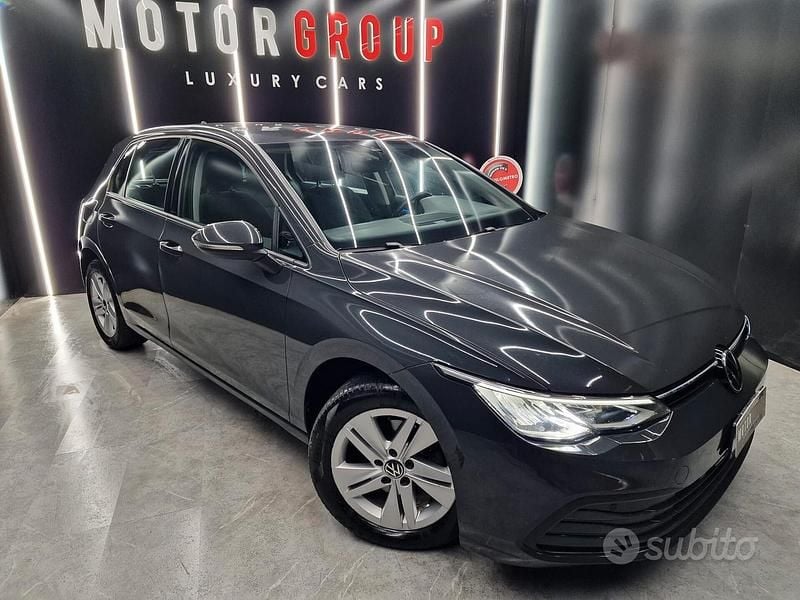 Usata VW Golf VII Life 115 CV (84 kW) 2021 Grigio Utilitaria