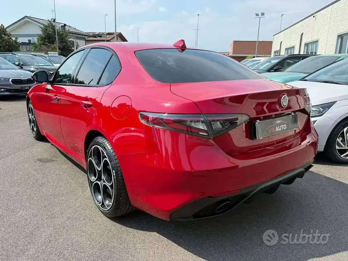 Usata Alfa Romeo Giulia Competizione 280 CV (205 kW) 2023 Rosso alfa Berlina