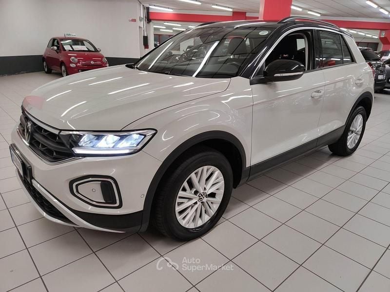 Beige Usata 2022 VW T-Roc Life SUV | 22.900 € (Buon prezzo) - Immagine 1/4