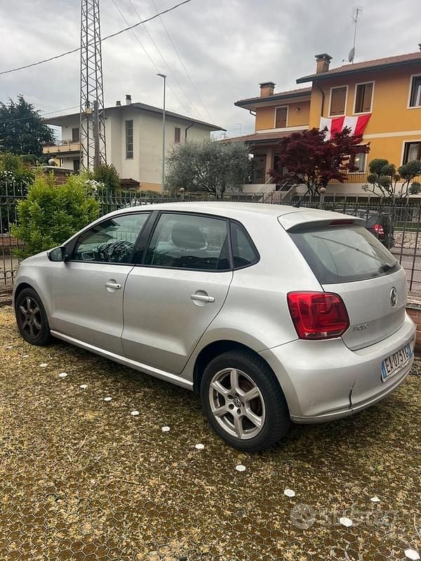 Usata VW Polo 75 CV (55 kW) 2010 Grigio Utilitaria