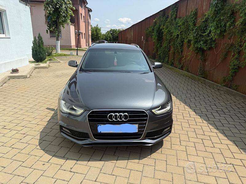 Grigio Usata 2015 Audi A4 Competition Tre volumi | 14.500 € (Buon prezzo) - Immagine 1/4