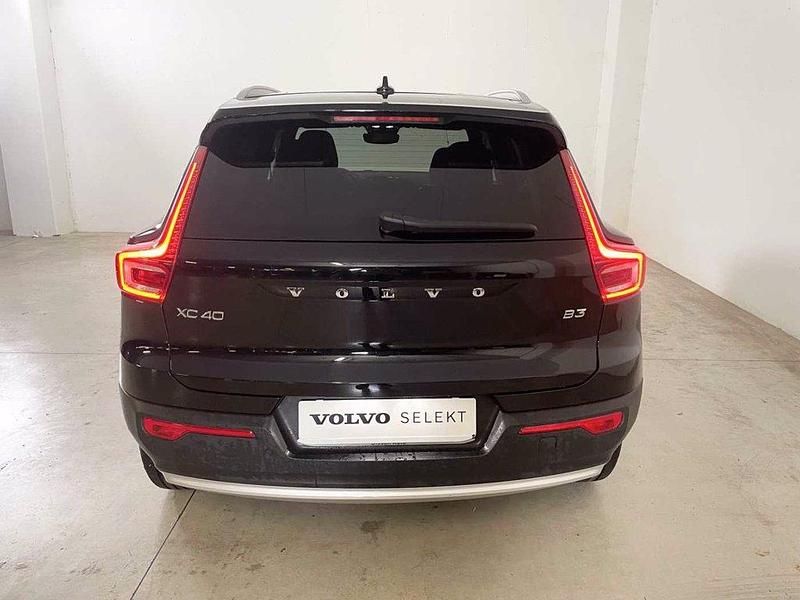 Usata Volvo XC40 Core 163 CV (119 kW) 2023 Nero metallizzato SUV