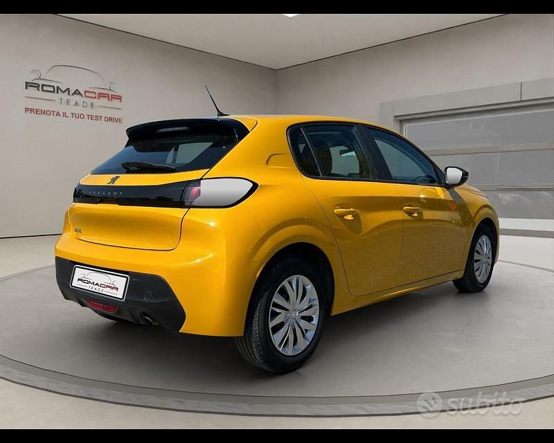 Begagnad Peugeot 208 Active 75 HK (55 kW) 2023 Gul Halvkombi